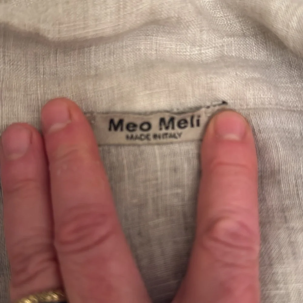 Women's Natural Linen Jean Style Jacket - Picture 2 of 3